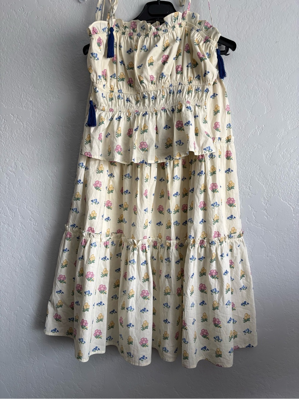 ❤️NEW entro skirt and blouse cream  Floral Smocked with Blue Blossoms